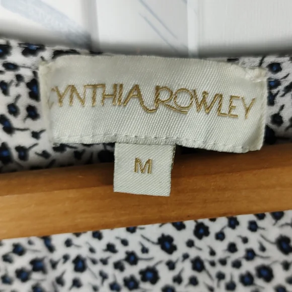 Cynthia Rowley Floral Print V-neck Top - Picture 4 of 10